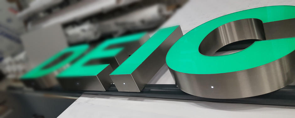 3D-LED-svetlobni-napis